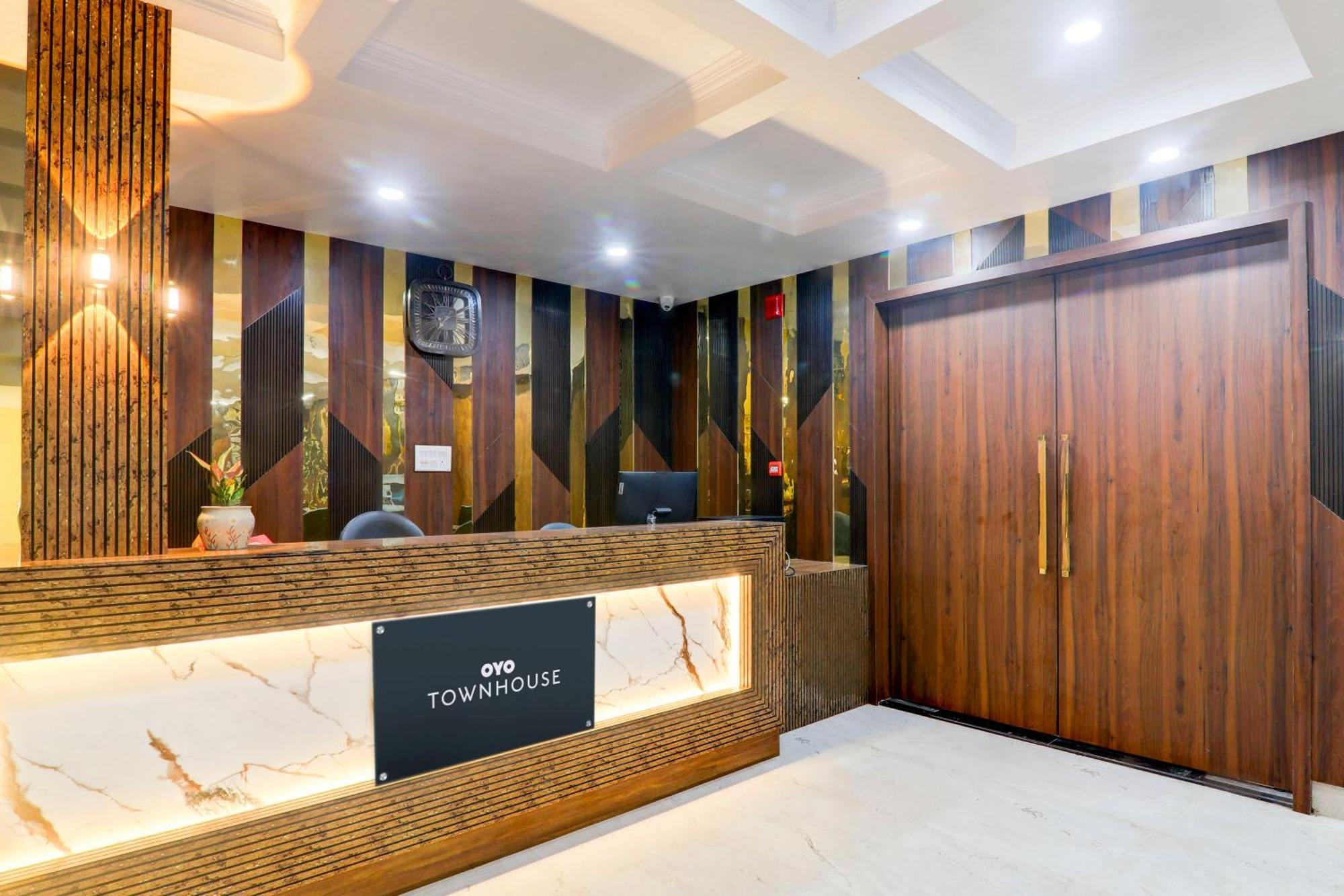 Super Townhouse Gls International Hotel Lucknow Exterior foto